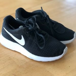 Nike Tanjun 6.5